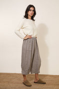 Load image into Gallery viewer, 3536 PLUS SIZE TROUSER 100% LINEN