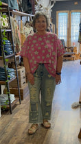 Load image into Gallery viewer, Star Applique Cotton Tee in Hot Pink