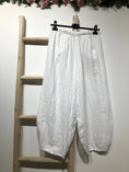 Load image into Gallery viewer, LINEN PANTS. 75096/8414 BOHEMIA
