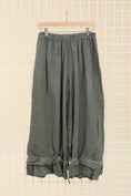 Load image into Gallery viewer, Eyelet Linen Bloomers
