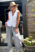 Load image into Gallery viewer, 3536 PLUS SIZE TROUSER 100% LINEN
