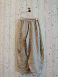 Load image into Gallery viewer, Ref-41482 BALLOON-STYLE PANTS 100% LINEN
