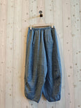 Load image into Gallery viewer, Ref-41482 BALLOON-STYLE PANTS 100% LINEN
